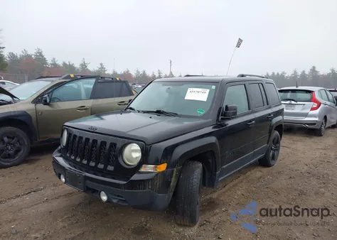 2014 Jeep Patriot Altitude z USA, uszkodzony, nr VIN 1C4NJPBA1ED694778